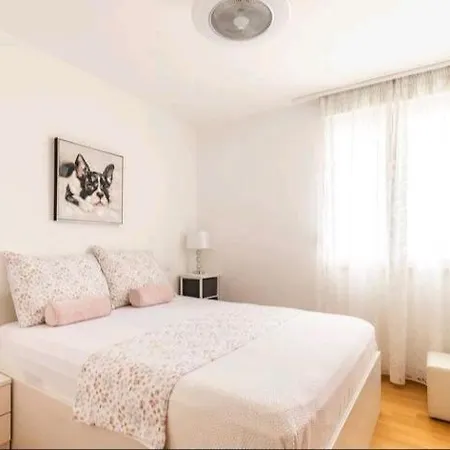 Apartman Safari 公寓