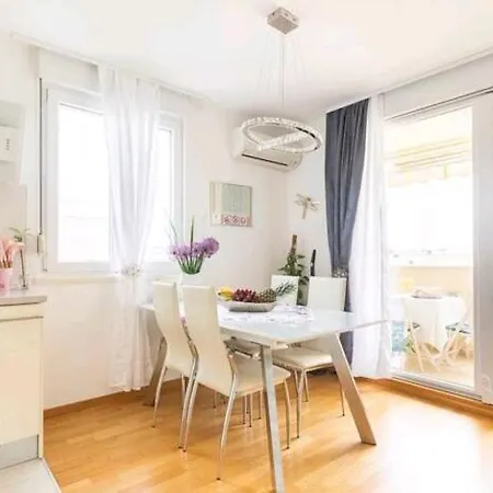 Apartment Apartman Safari Split
